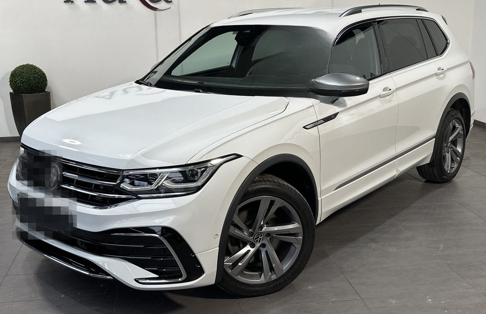 Volkswagen Tiguan Allspace R-Line 4M NAV+LED+HEAD-UP+AHK+VC