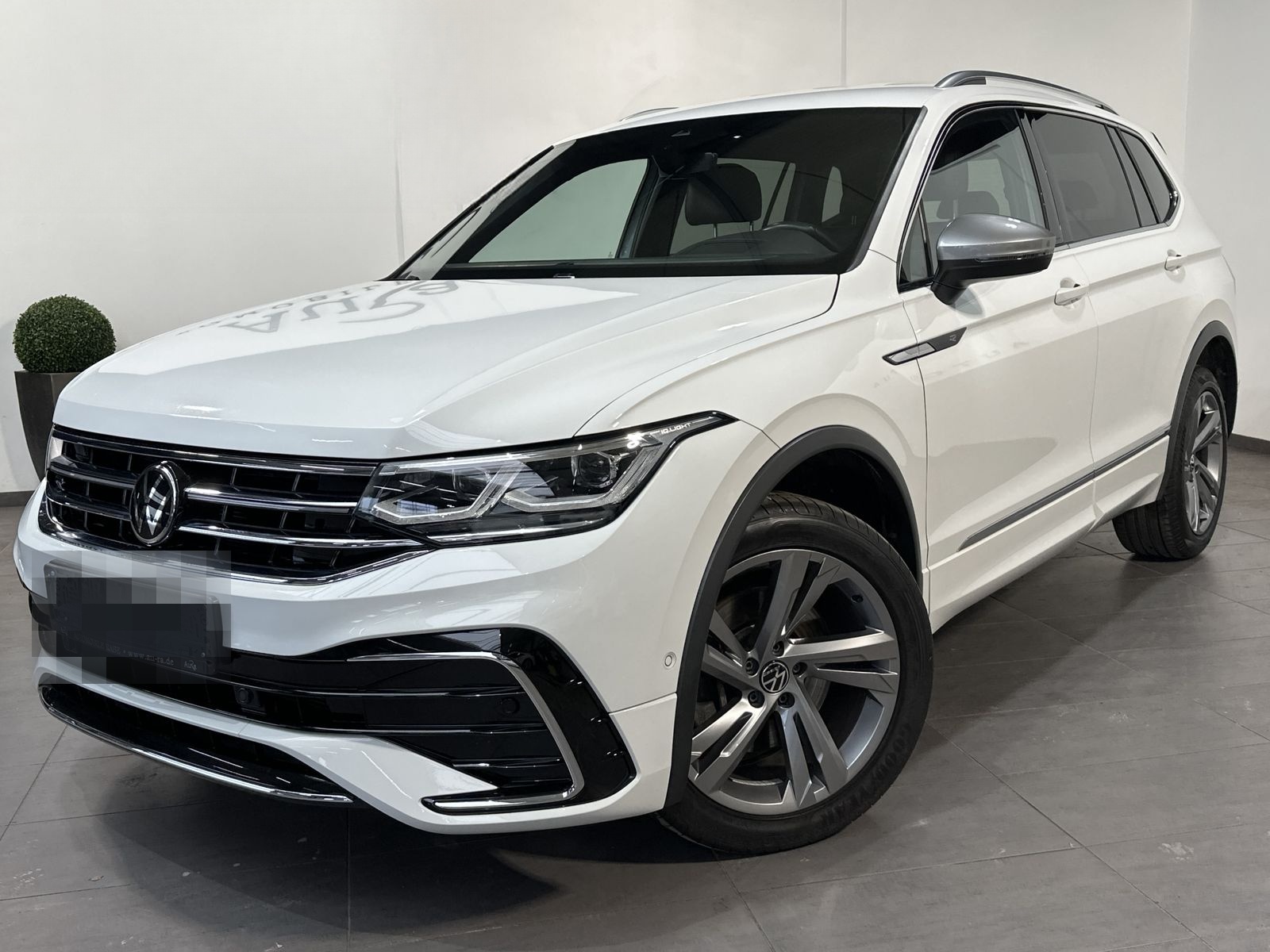 Volkswagen Tiguan Allspace R-Line 4M NAV+LED+HEAD-UP+AHK+VC foto 2