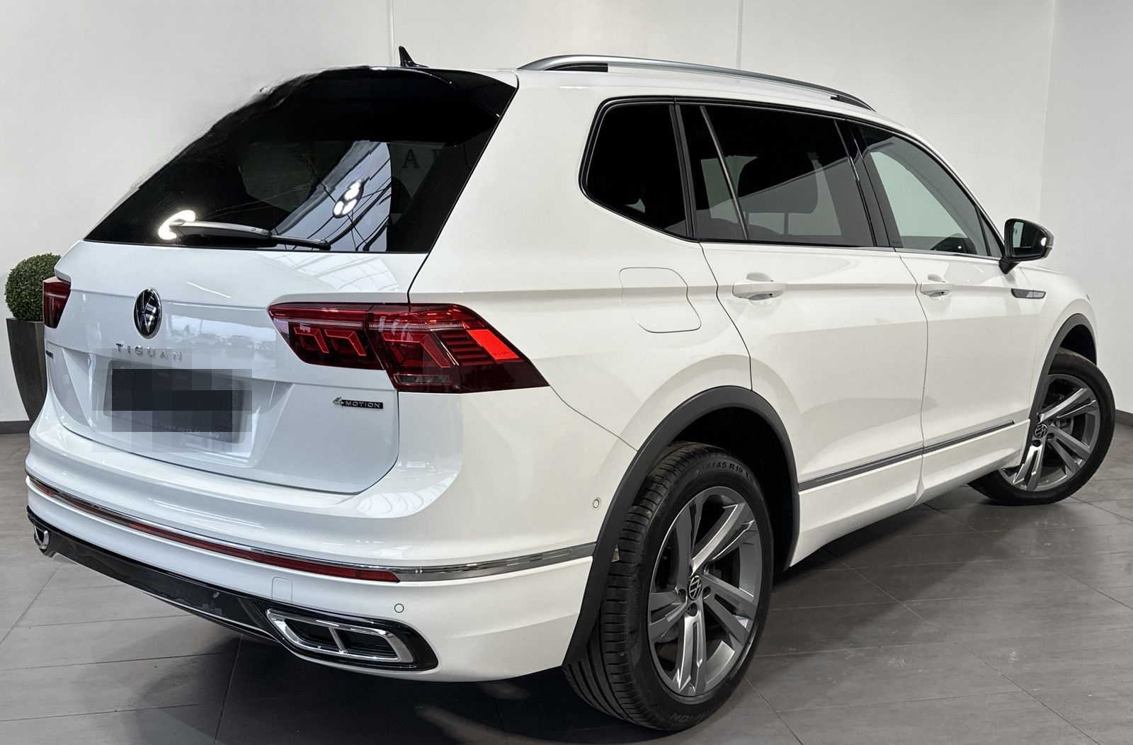 Volkswagen Tiguan Allspace R-Line 4M NAV+LED+HEAD-UP+AHK+VC foto 4