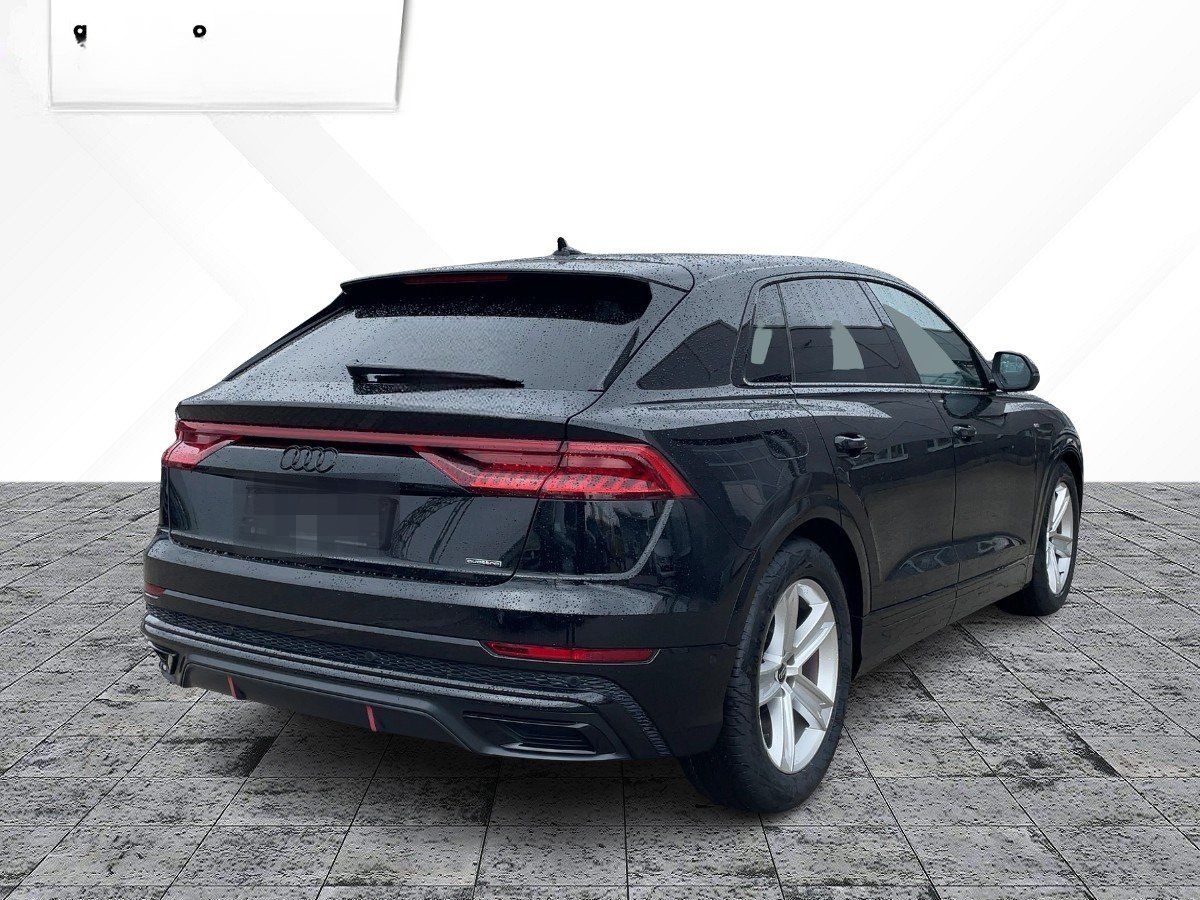 Audi Q8 TFSI e quattro S Line S tronic Luft RearView foto 4