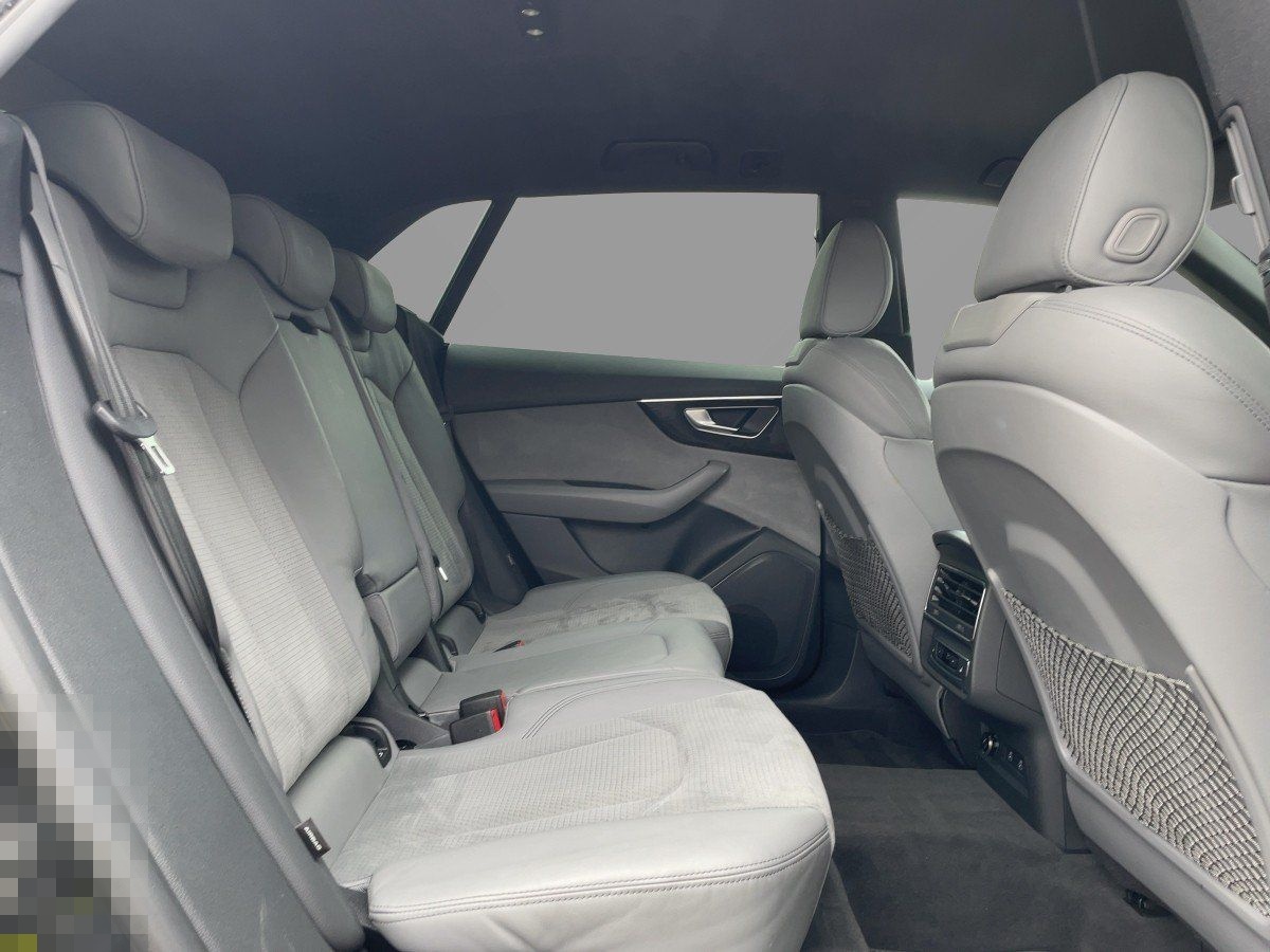 Audi Q8 TFSI e quattro S Line S tronic Luft RearView foto 9
