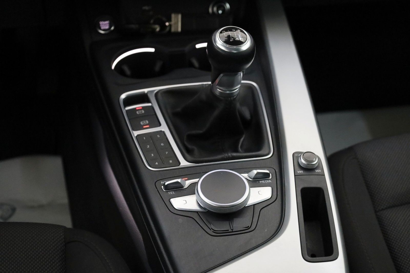 Audi A4 Avant Navi,Xenon,SH,PDC foto 21