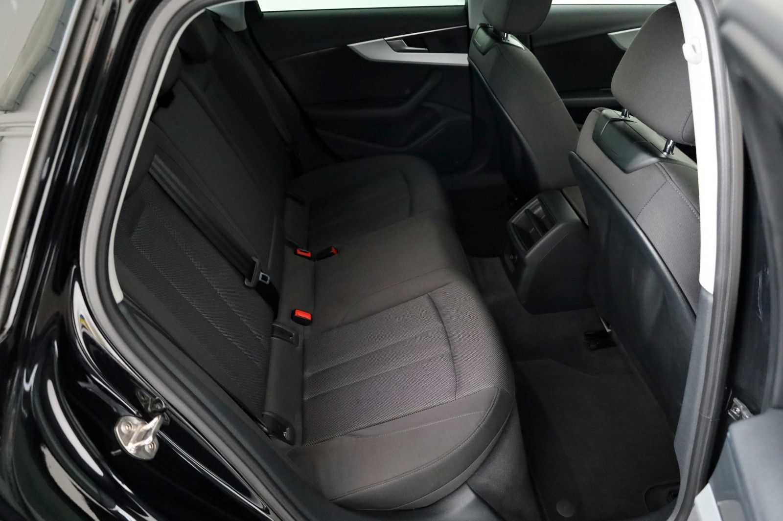 Audi A4 Avant Navi,Xenon,SH,PDC foto 7