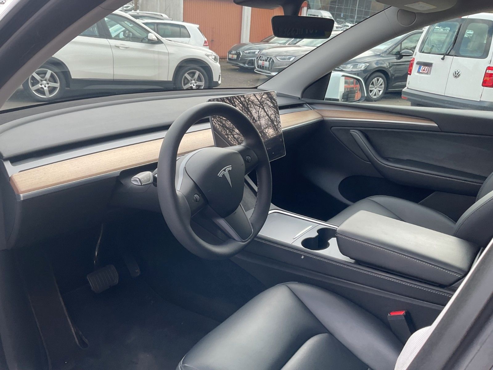 Tesla Model Y RWD PANO Kamera Navi Leder 1.Hand foto 14