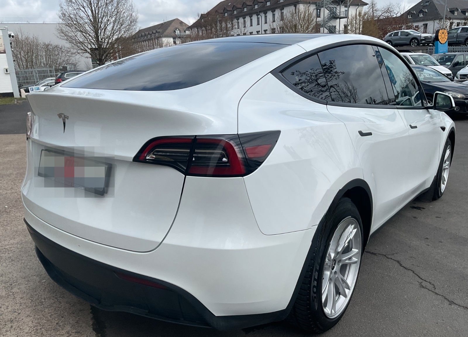 Tesla Model Y RWD PANO Kamera Navi Leder 1.Hand foto 5