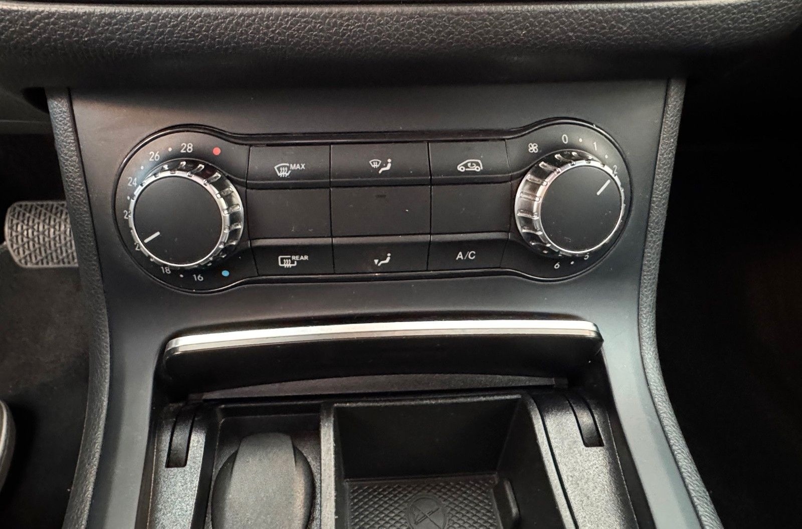 Mercedes-Benz B 220d Progressive 7G-DCT PTS SHZ LED IHC Navi foto 19