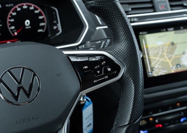 Volkswagen Tiguan R-Line TDI DSG 4M. AHK LED NAV Kamera foto 12