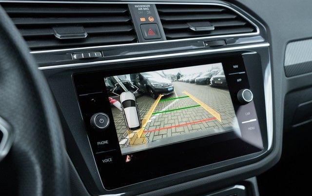 Volkswagen Tiguan R-Line TDI DSG 4M. AHK LED NAV Kamera foto 15