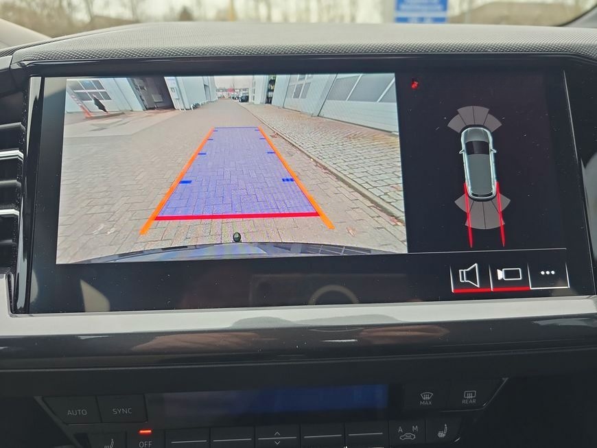 Audi Q4 e-tron 55 quattro S line AHK Leder Matrix foto 24