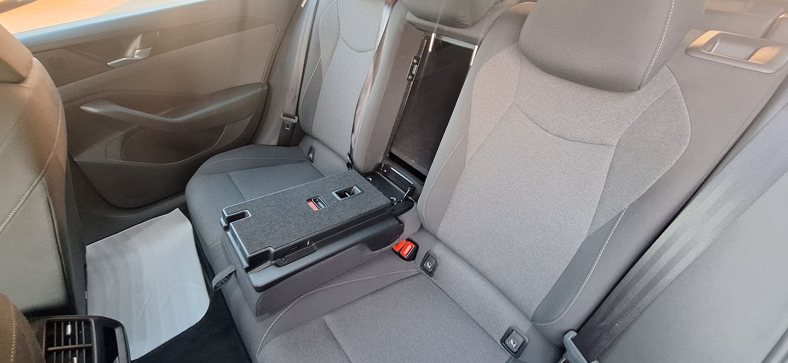 Volkswagen Passat Variant 1.5 eTSI 110 kW,1.Hd.,KD gepfl. foto 11