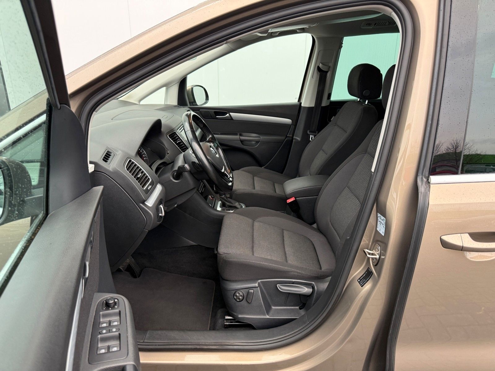 Volkswagen Sharan 2.0TDI Comfortline DSG KEYLESS AHK foto 15