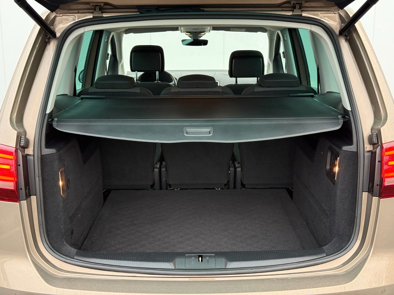 Volkswagen Sharan 2.0TDI Comfortline DSG KEYLESS AHK foto 19