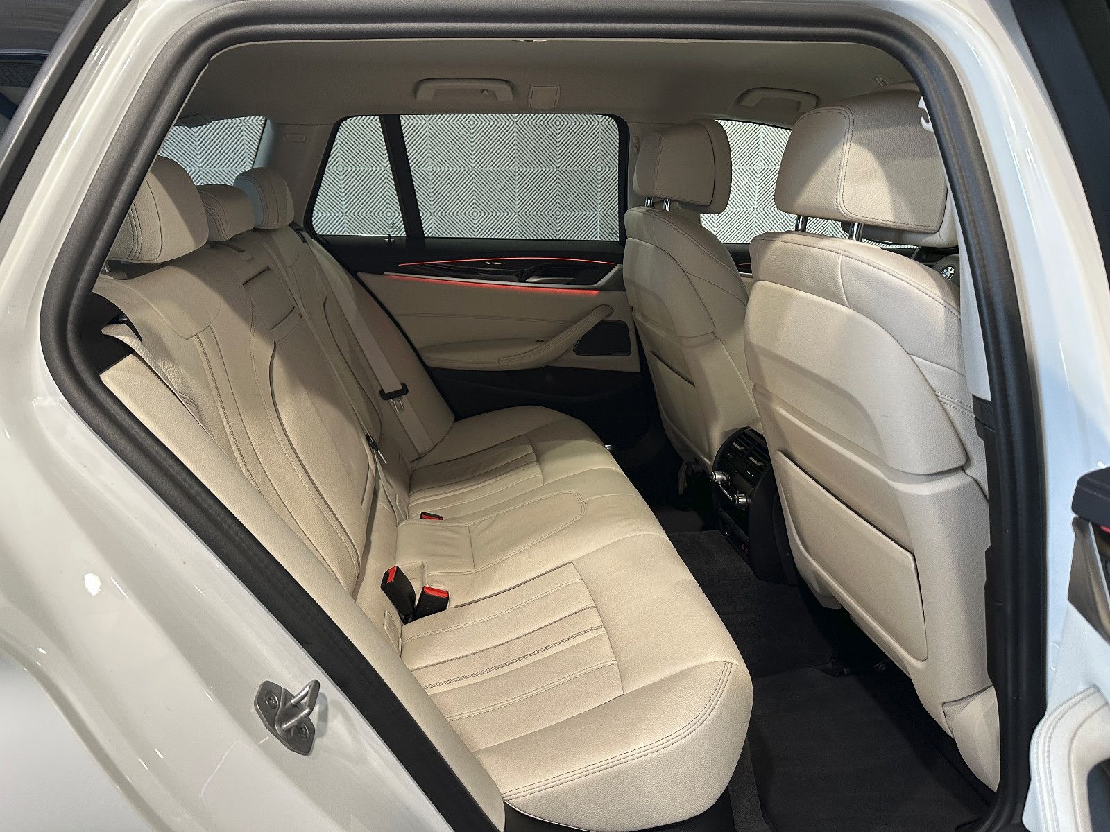 BMW 520d Touring*LUXURY LINE*LED-HARMAN-MEMO-R.KAM foto 15