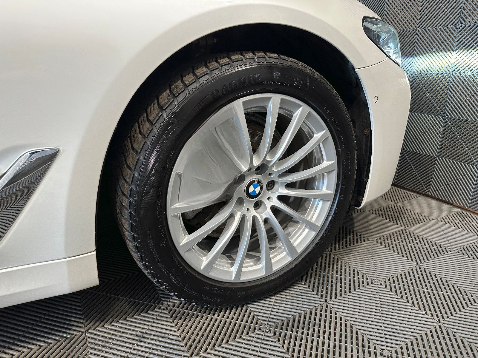 BMW 520d Touring*LUXURY LINE*LED-HARMAN-MEMO-R.KAM foto 9
