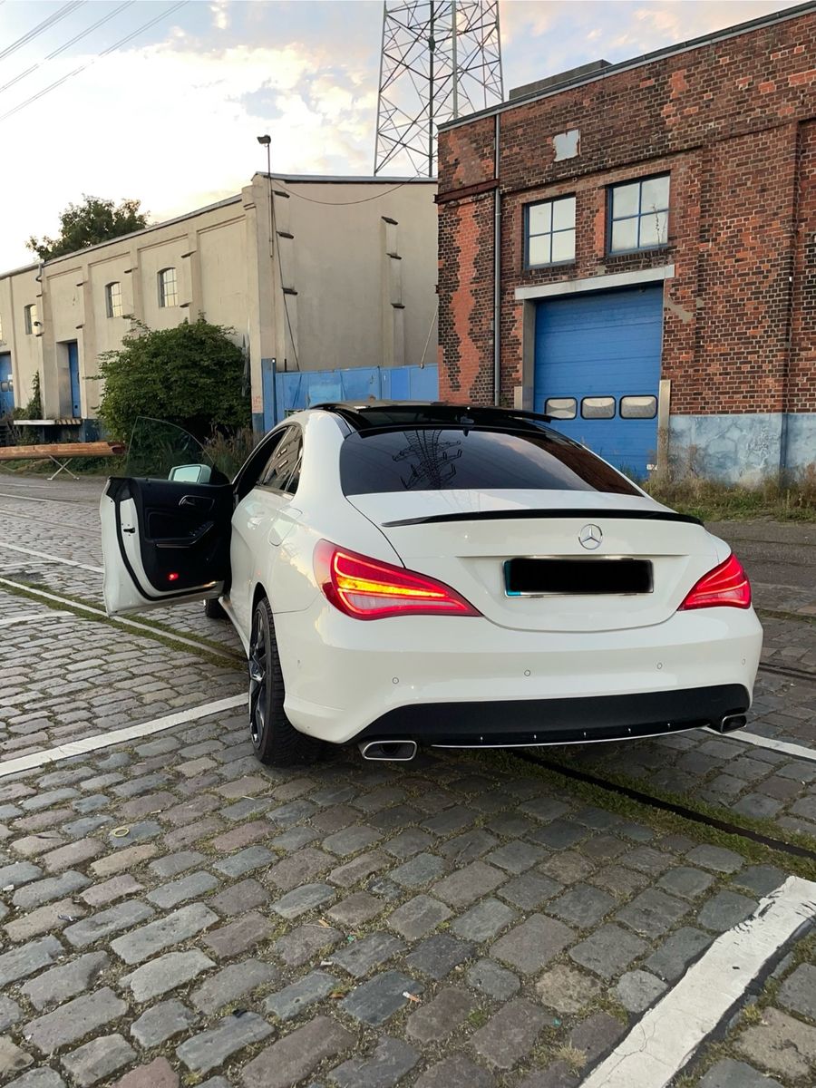 Mercedes-Benz CLA 200 Urban Optik foto 2