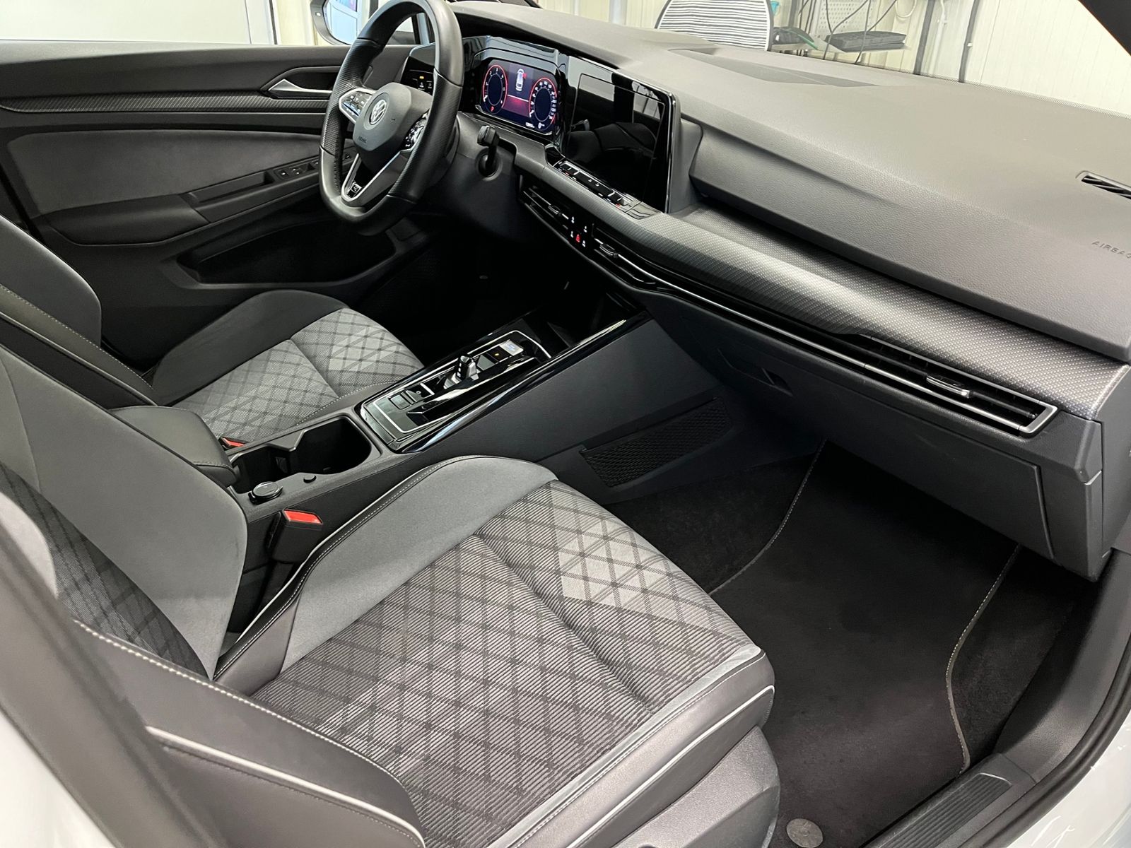 Volkswagen Golf VIII Variant R-Line 2.0 TDI DSG Navi Harman foto 10