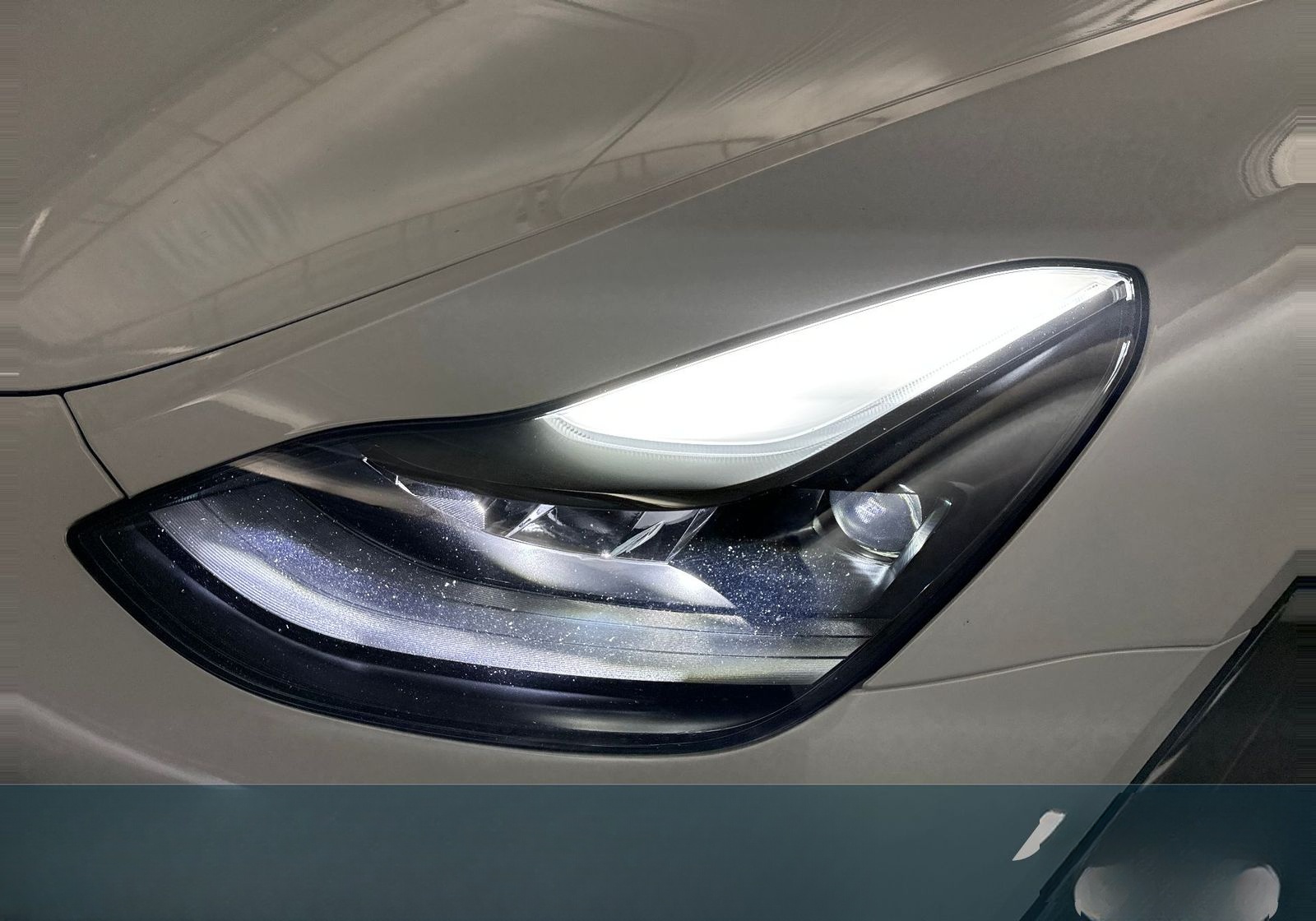 Tesla Model Y Long Range Dual Motor AWD foto 8