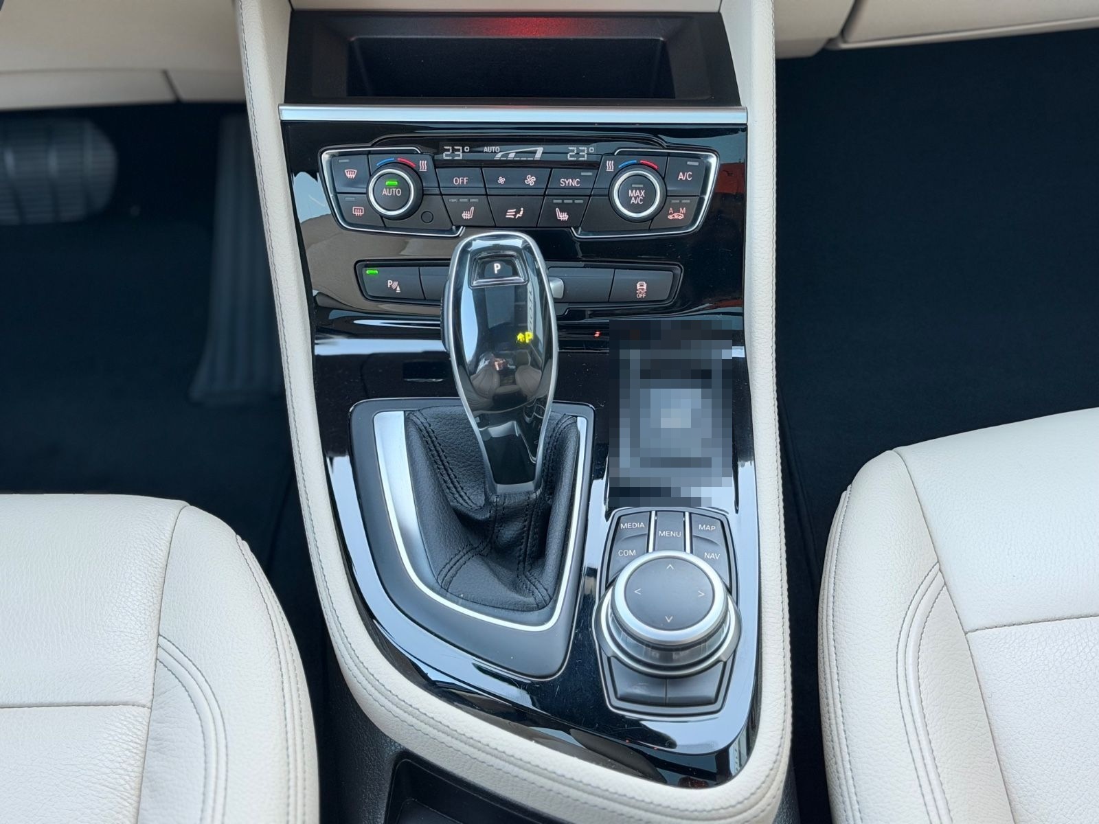 BMW 218 i Active Tourer Luxury Line Soundsystem Pano foto 15