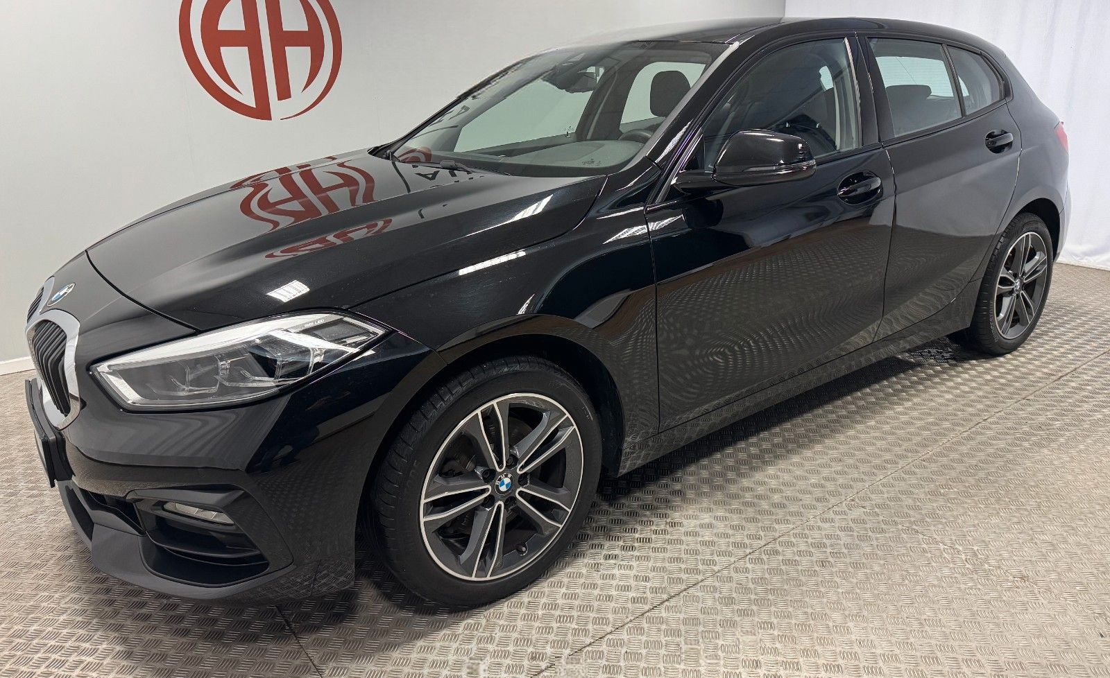 BMW 118 d Sport Line AT LED Shadow Line Navi foto 2