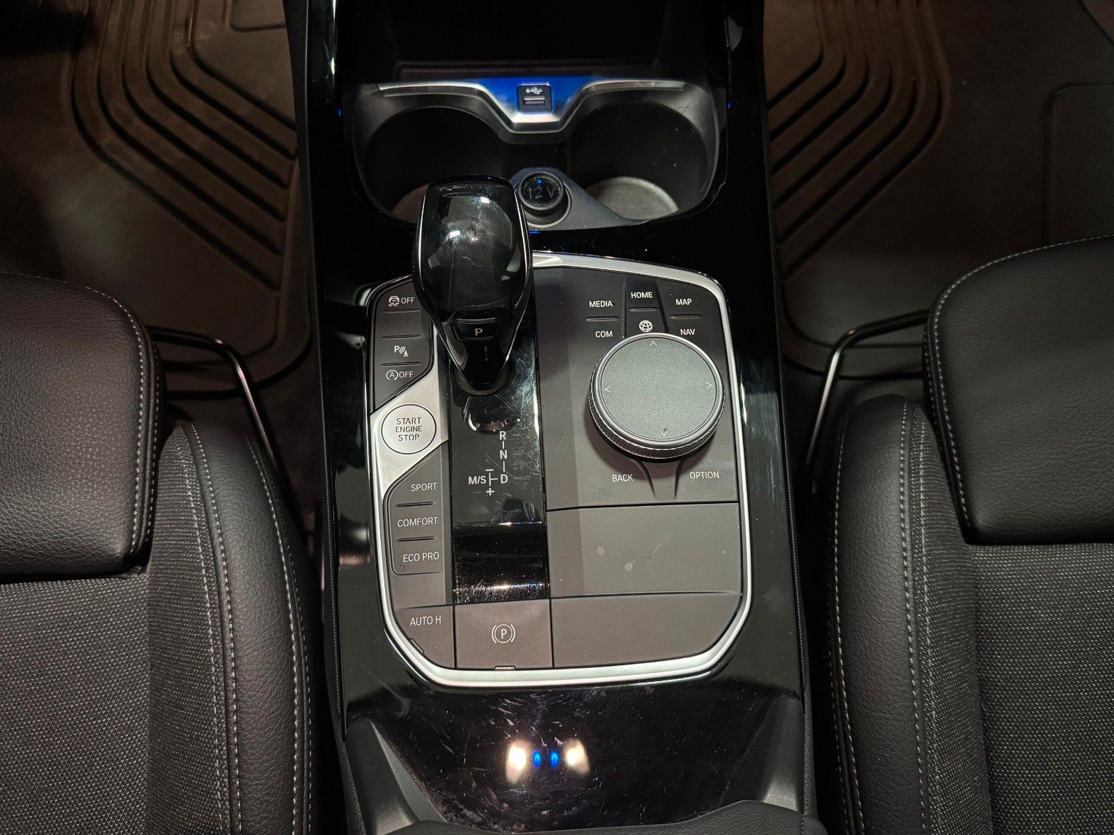 BMW 118 d Sport Line AT LED Shadow Line Navi foto 18