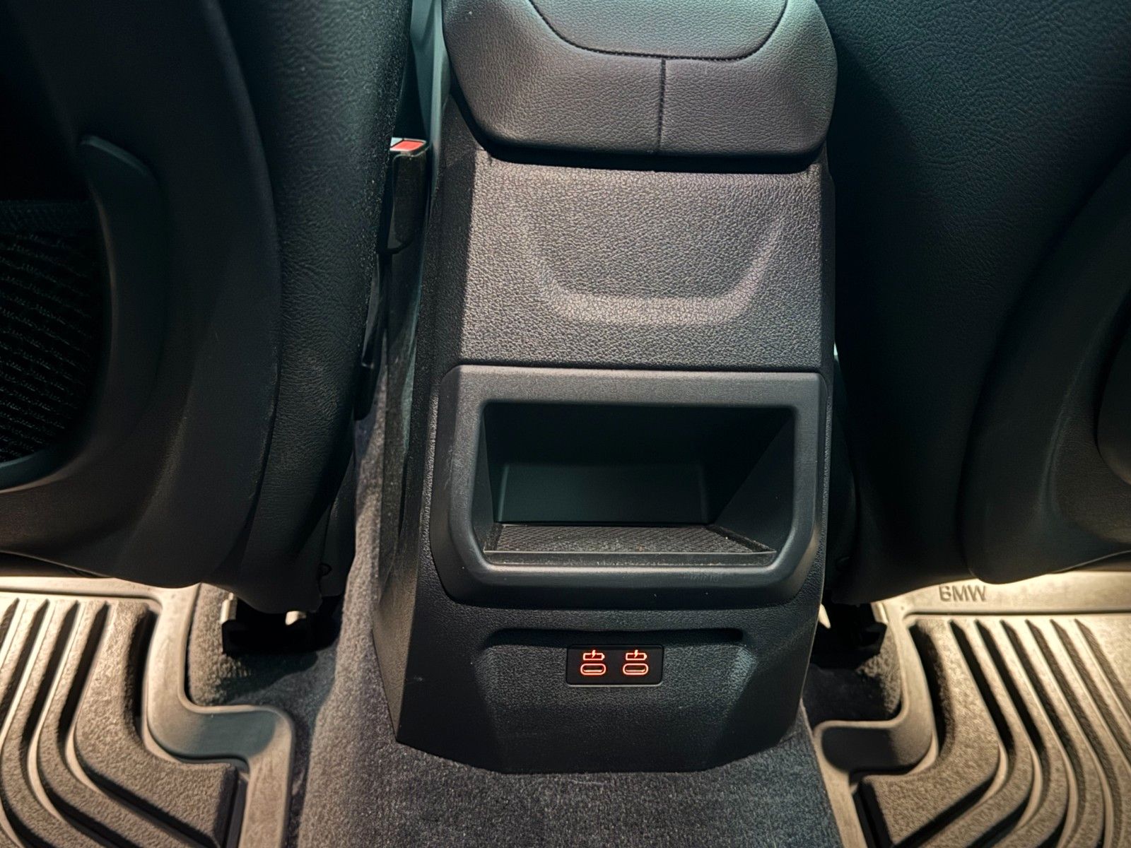 BMW 118 d Sport Line AT LED Shadow Line Navi foto 23