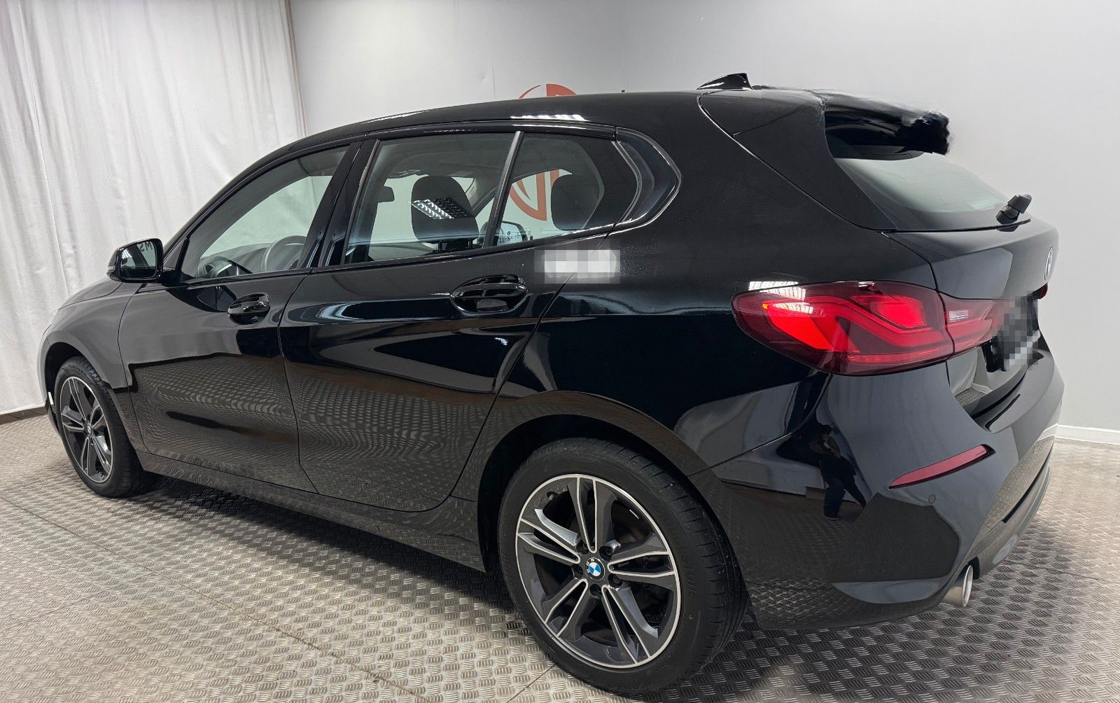 BMW 118 d Sport Line AT LED Shadow Line Navi foto 4