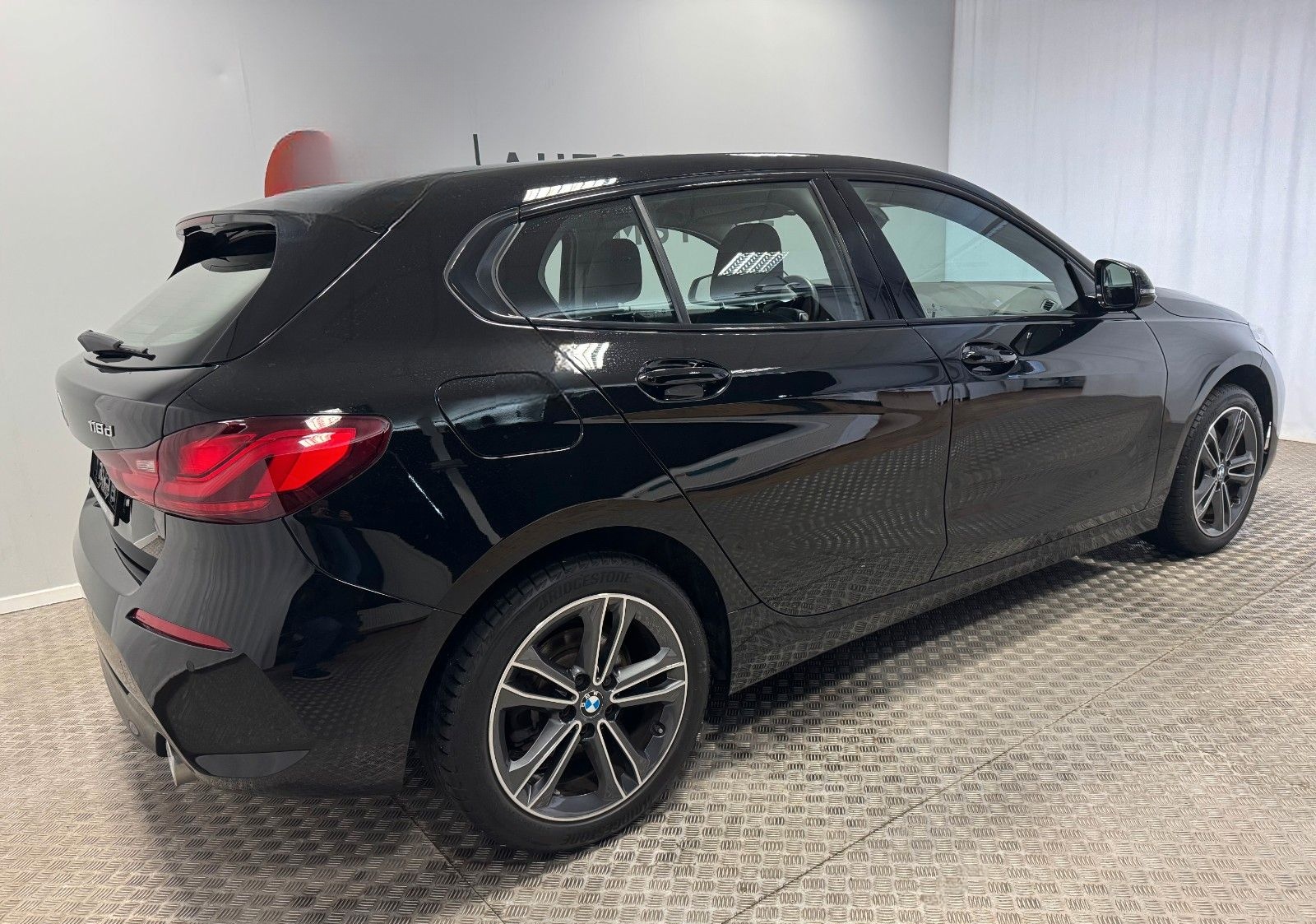 BMW 118 d Sport Line AT LED Shadow Line Navi foto 6