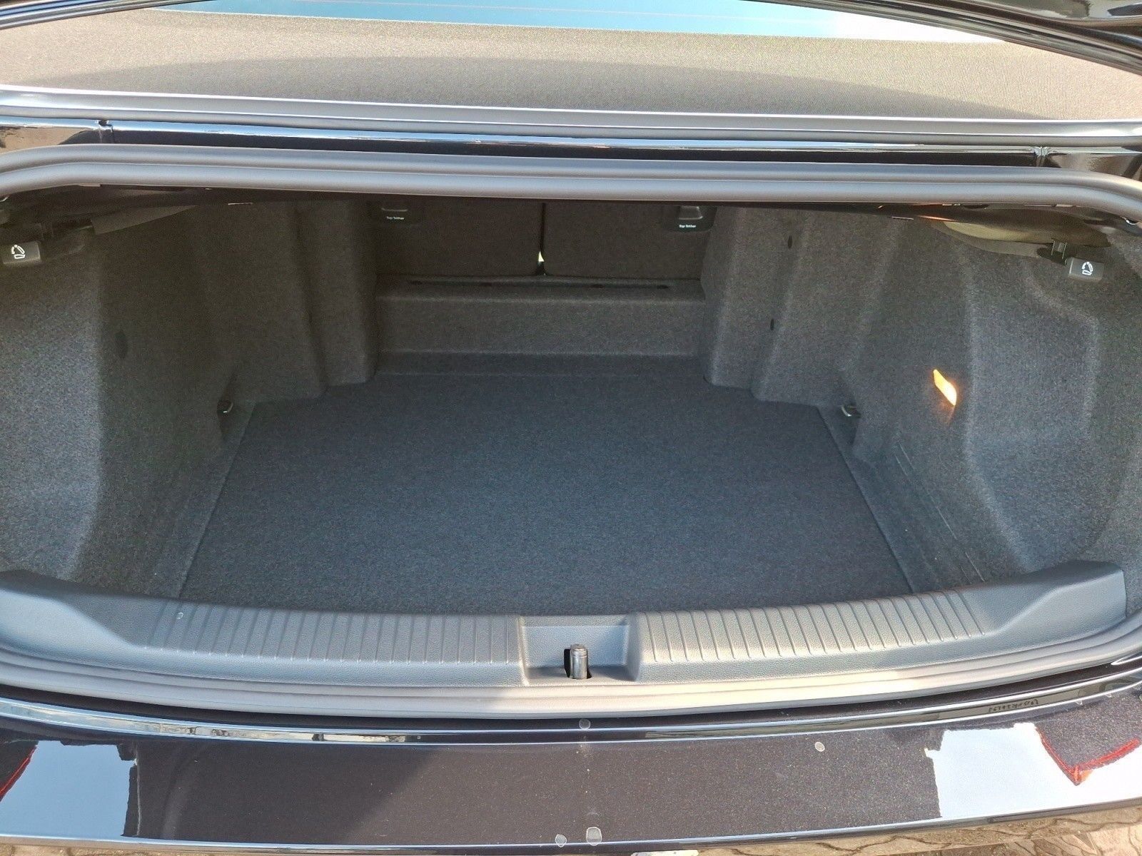 Volkswagen T-Roc Cabriolet R-Line 1.5 l TSI OPF 7-Gang-Dopp foto 13
