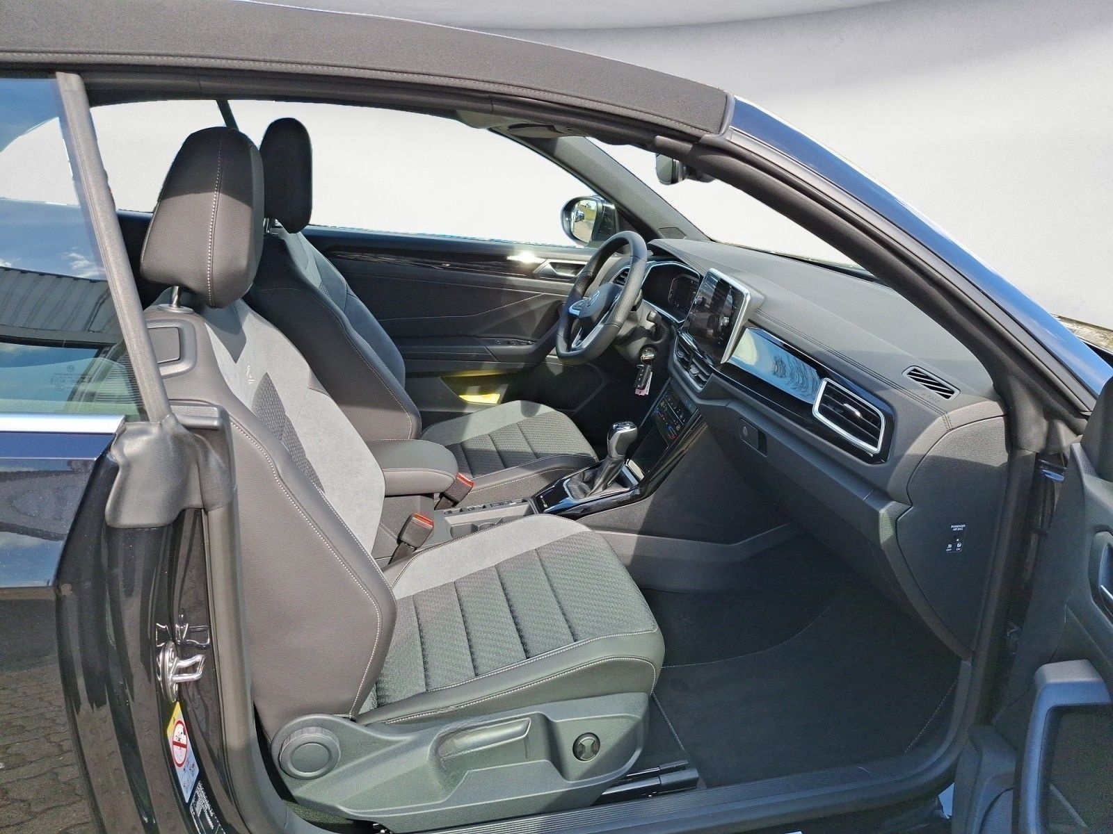 Volkswagen T-Roc Cabriolet R-Line 1.5 l TSI OPF 7-Gang-Dopp foto 9