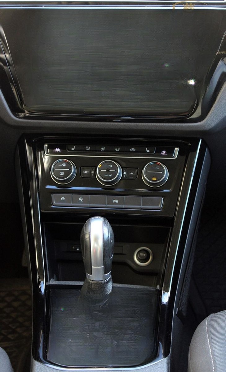 Volkswagen Touran Highline R LINE SPORT+MASSAGE+7 SITZER+AC foto 31