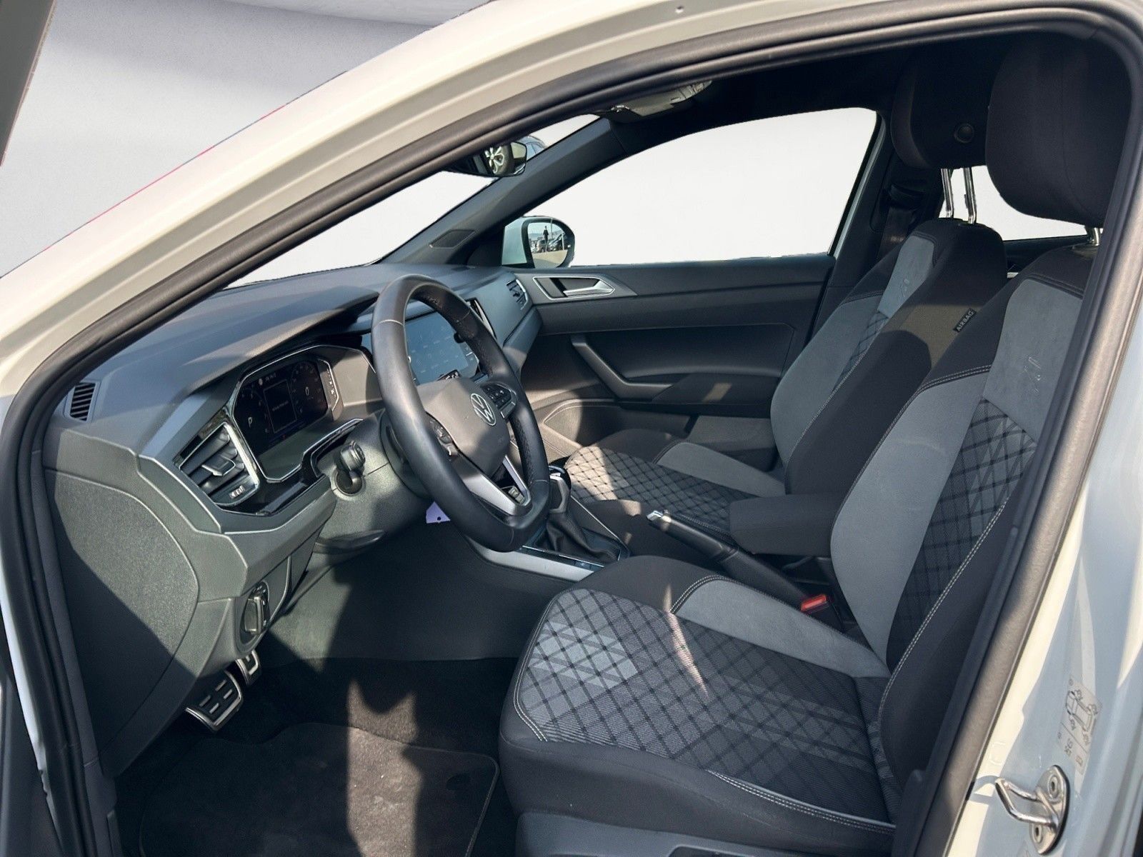 Volkswagen Taigo 1.0 TSI DSG R-Line foto 8