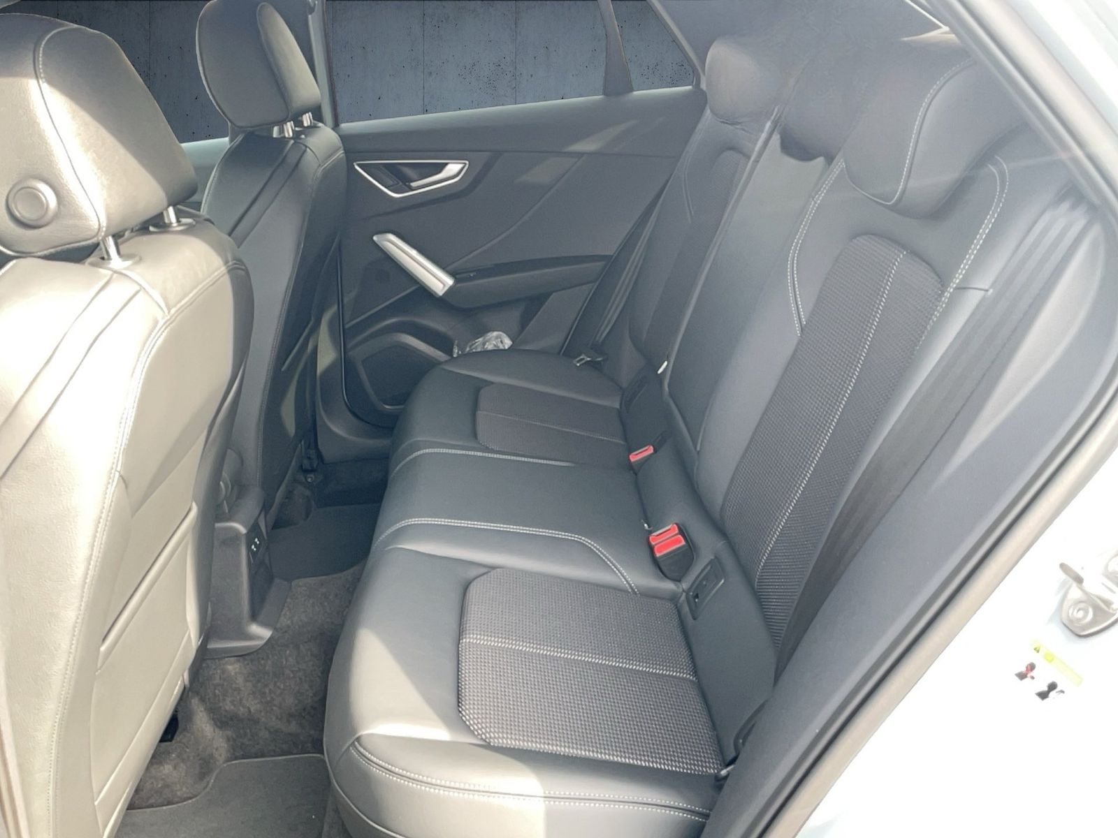Audi Q2 S line 35 TFSI S tr. Matrix AHK 18 Cam ACC foto 13