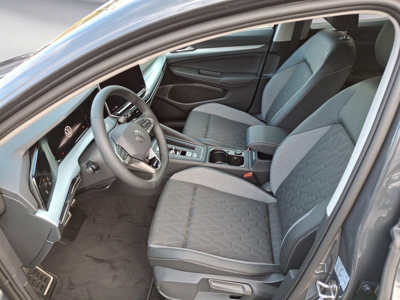 Volkswagen Golf Life 1,5 l eTSI OPF  7-Gang-Doppelkupplungs foto 7