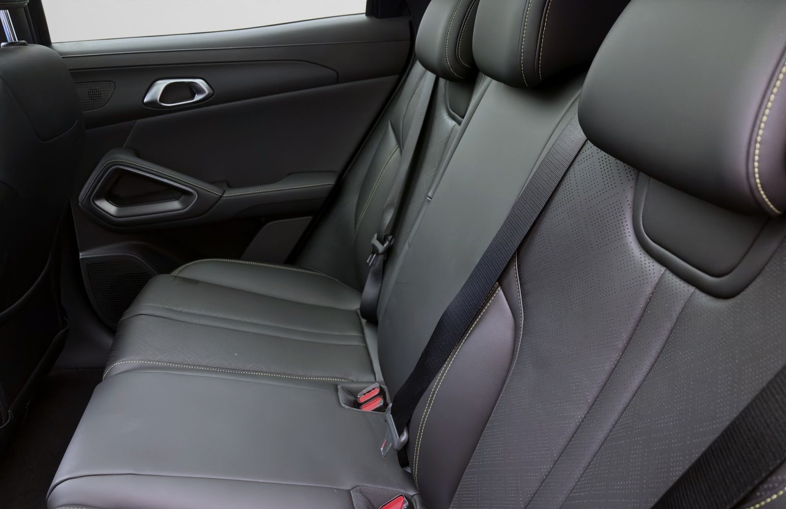 BYD ATTO 2 COMFORT PANO NAVI 360* PDC LED foto 15