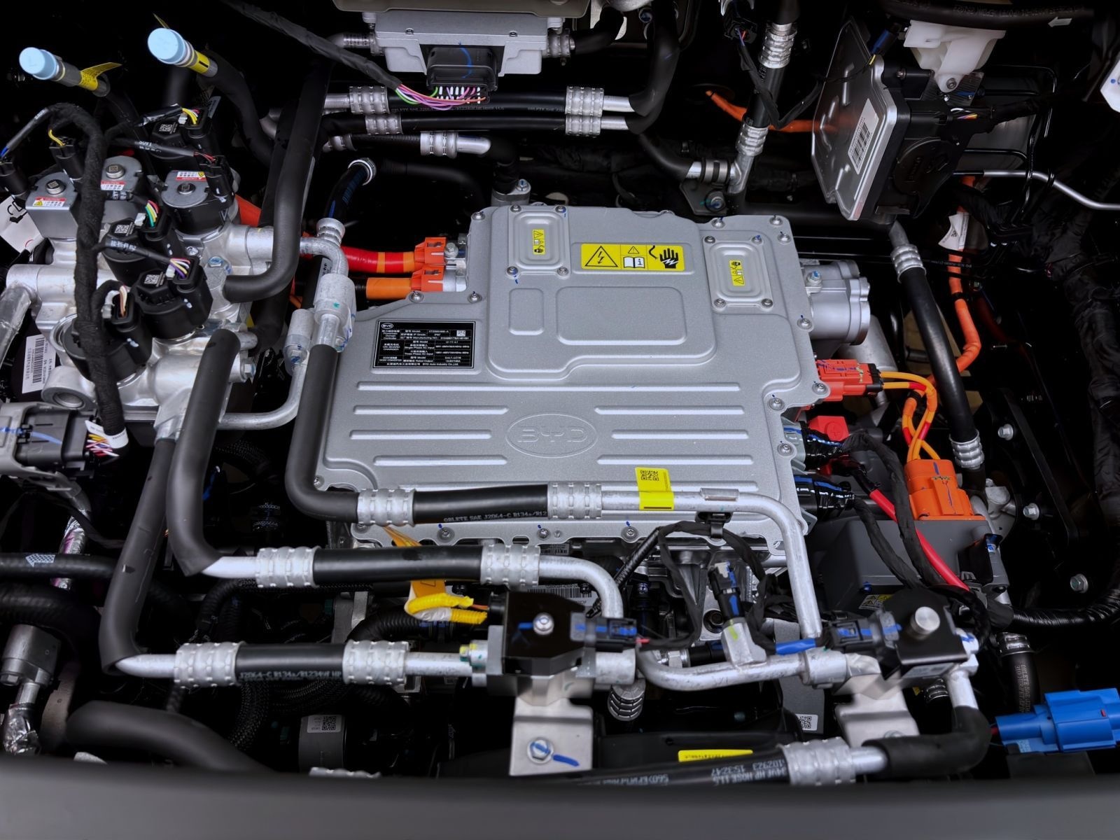 BYD ATTO 2 COMFORT PANO NAVI 360* PDC LED foto 18