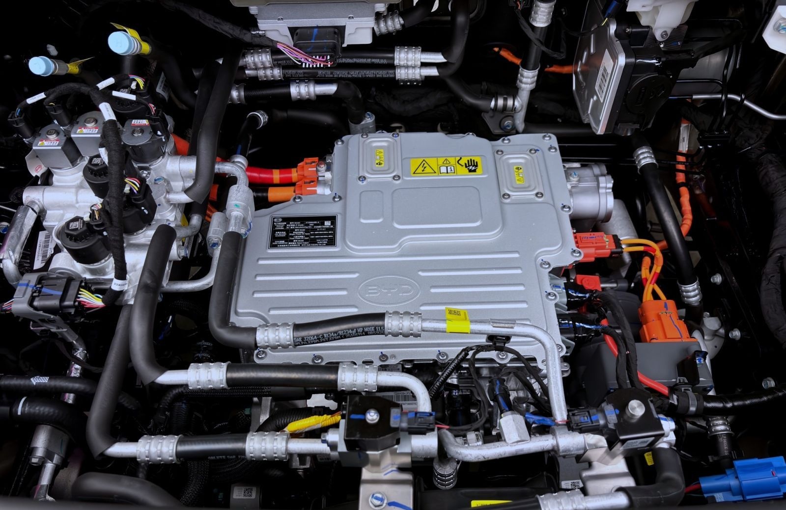 BYD ATTO 2 COMFORT PANO NAVI 360* PDC LED foto 18