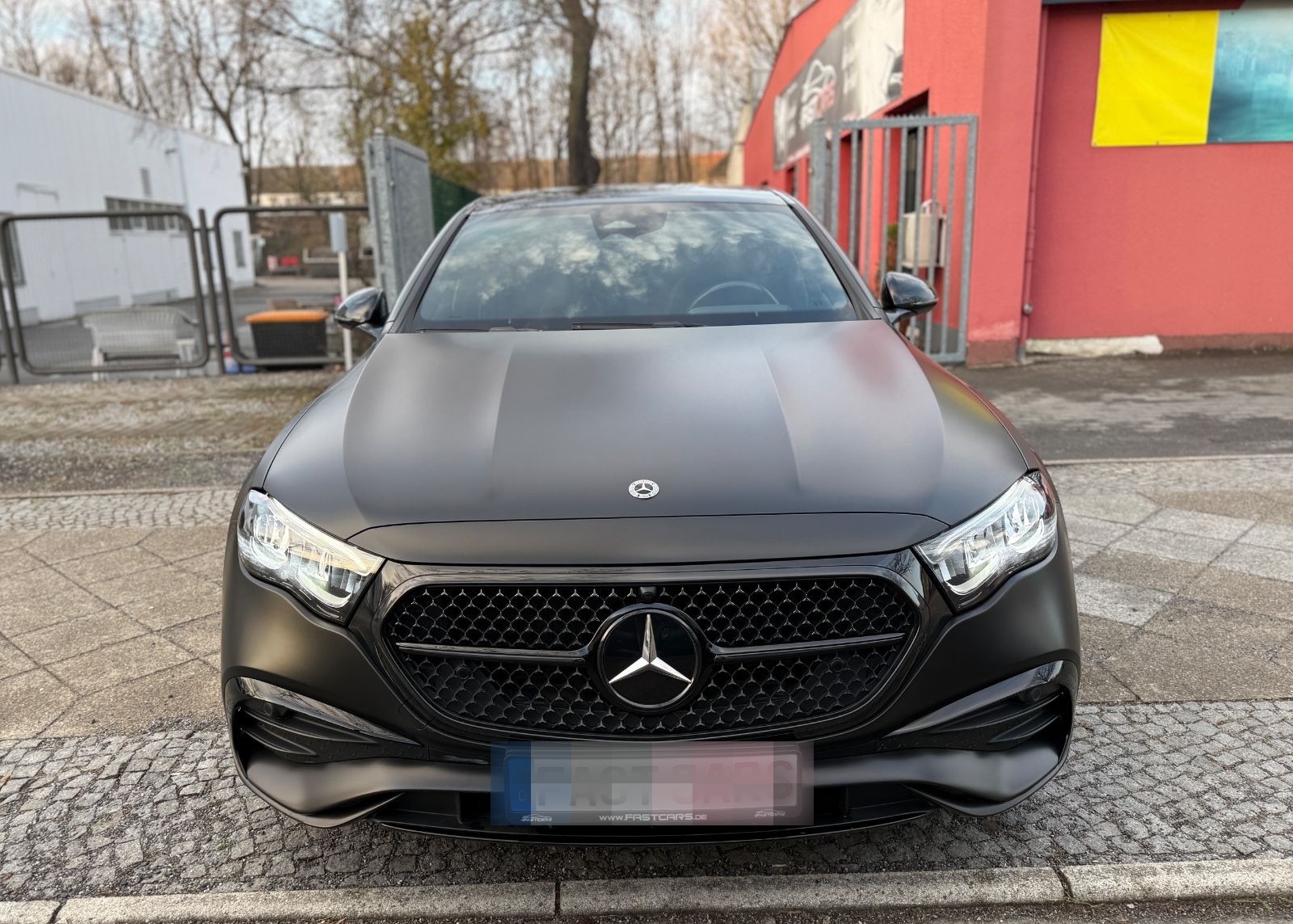 Mercedes-Benz E 200 NIGHT ACC PANO AMG LINE LEDER ASSISTENZ foto 3