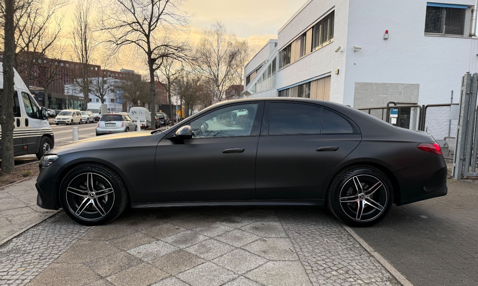 Mercedes-Benz E 200 NIGHT ACC PANO AMG LINE LEDER ASSISTENZ foto 5