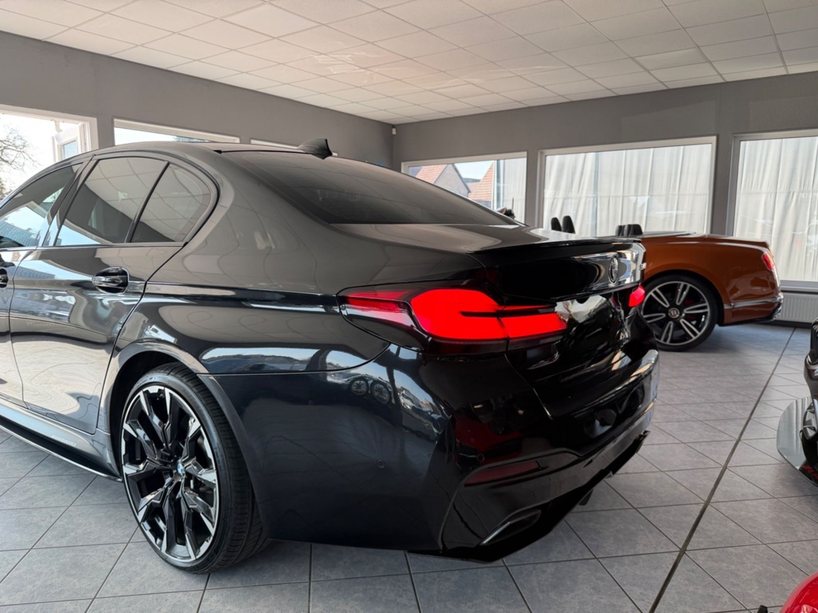 BMW 540i xDrive M.pak M-Perf  Lci Lacer Look foto 12