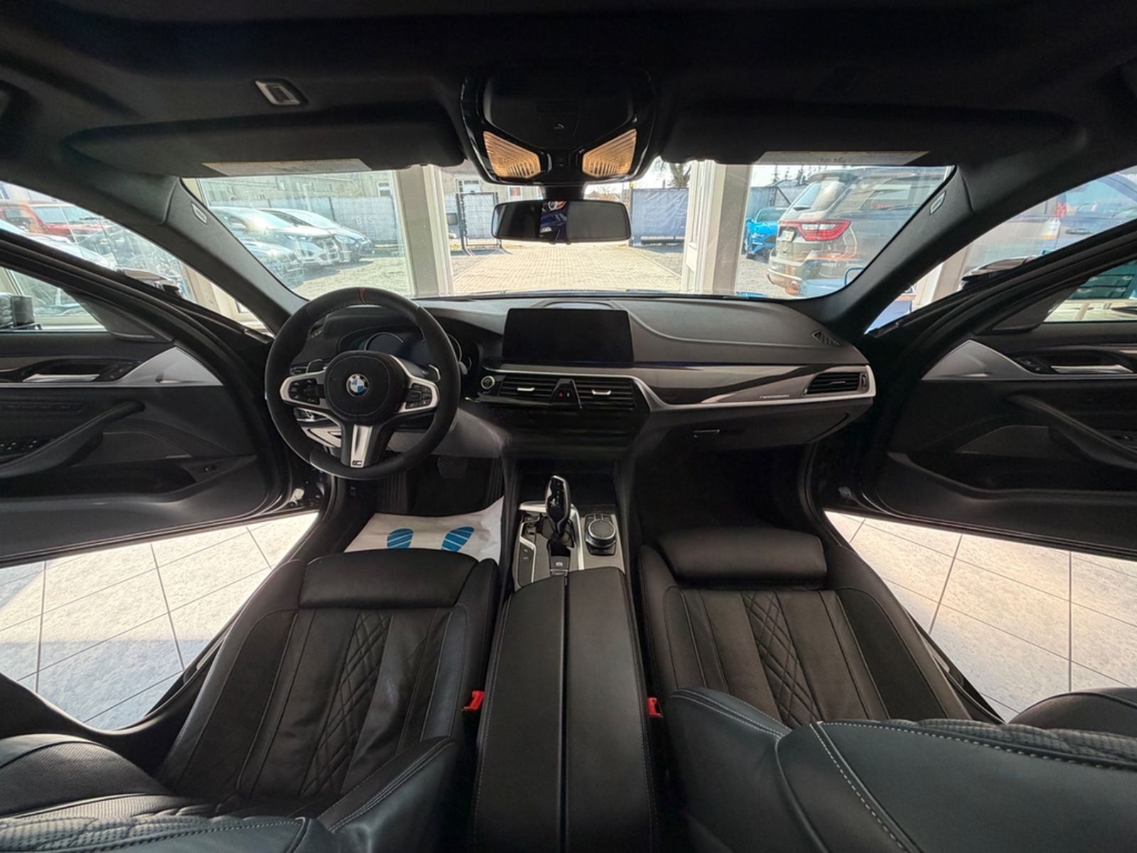 BMW 540i xDrive M.pak M-Perf  Lci Lacer Look foto 31