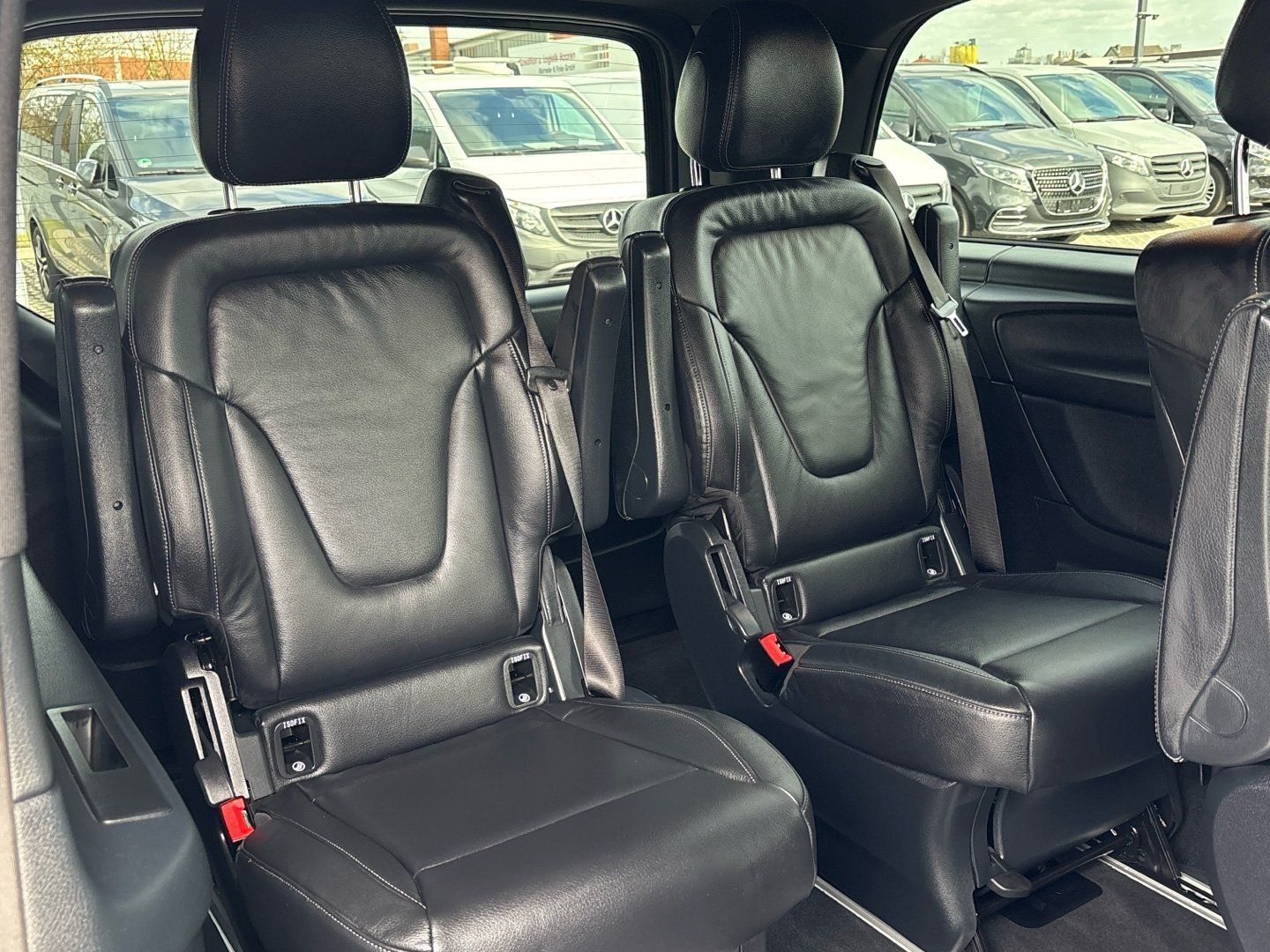 Mercedes-Benz EQV 300 lang MBUX Distr. AIRMATIC 360° el.Türen foto 17