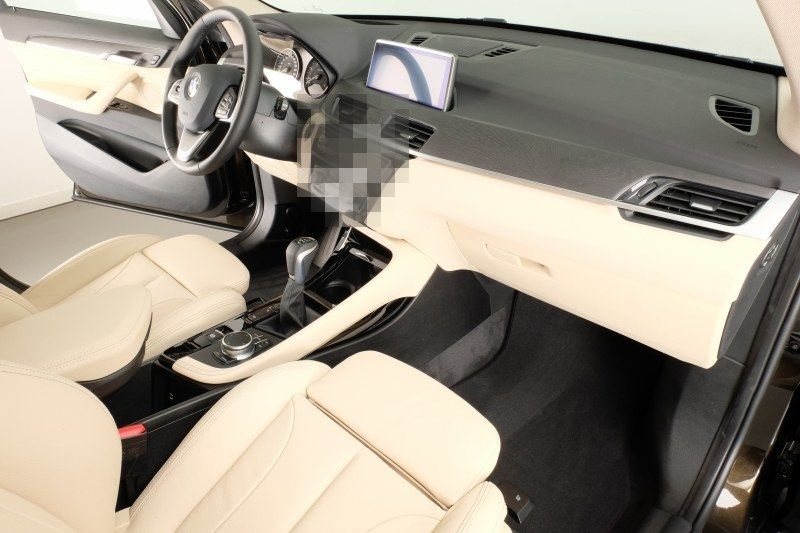 BMW X1 xDrive 20d (xLine Navi LED AHK HUD RFK) foto 11