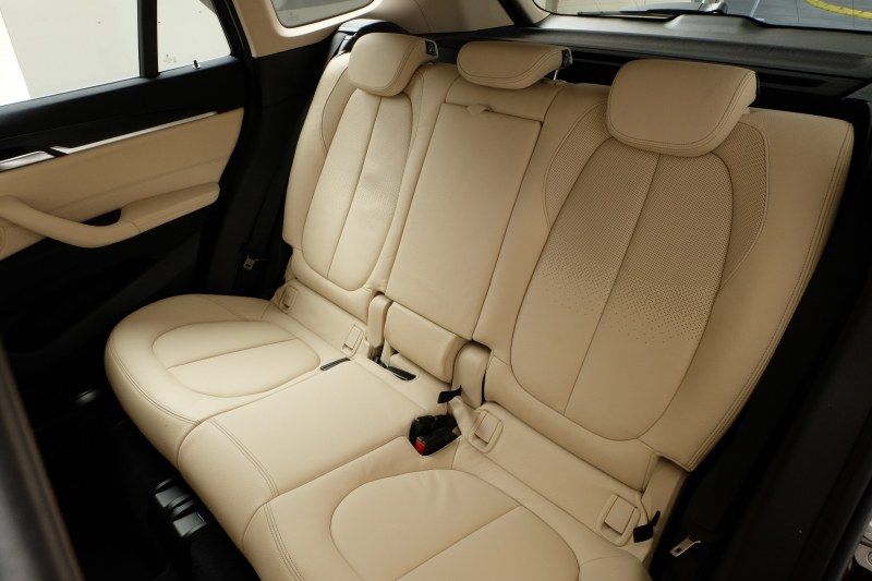 BMW X1 xDrive 20d (xLine Navi LED AHK HUD RFK) foto 12