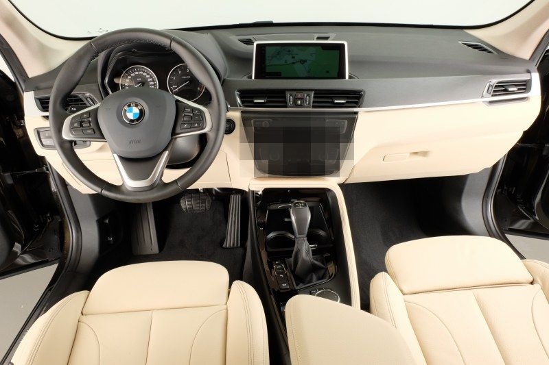 BMW X1 xDrive 20d (xLine Navi LED AHK HUD RFK) foto 9
