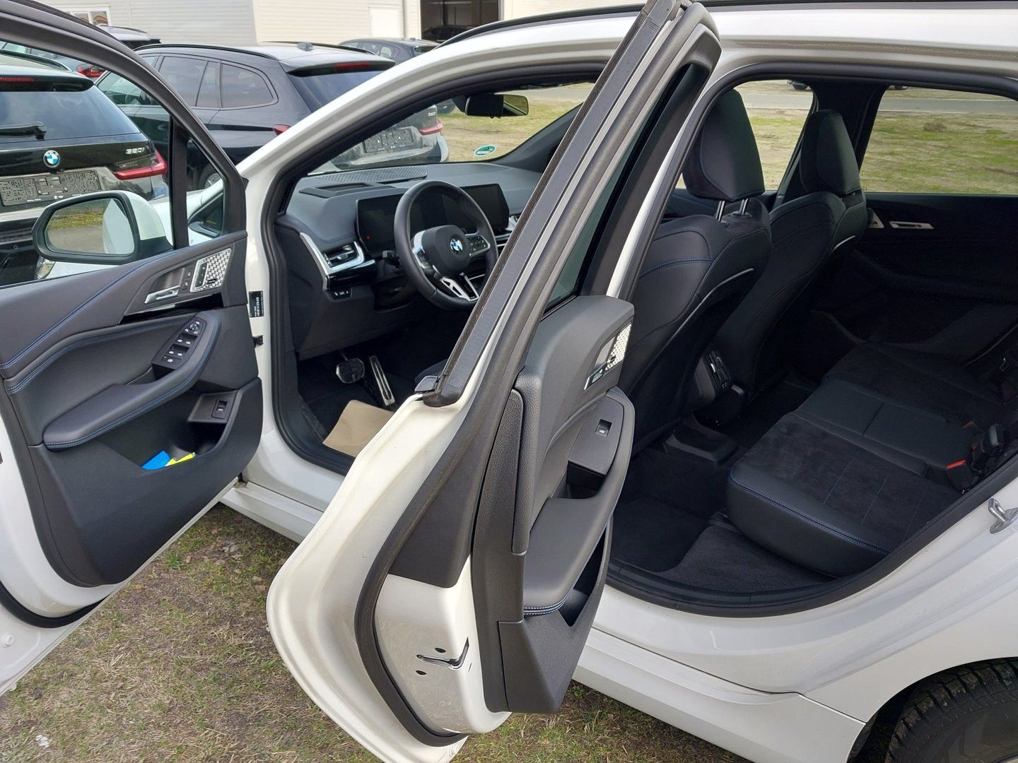 BMW 218i Active Tourer M Sport ACC AHK H/K HUD PANO foto 6