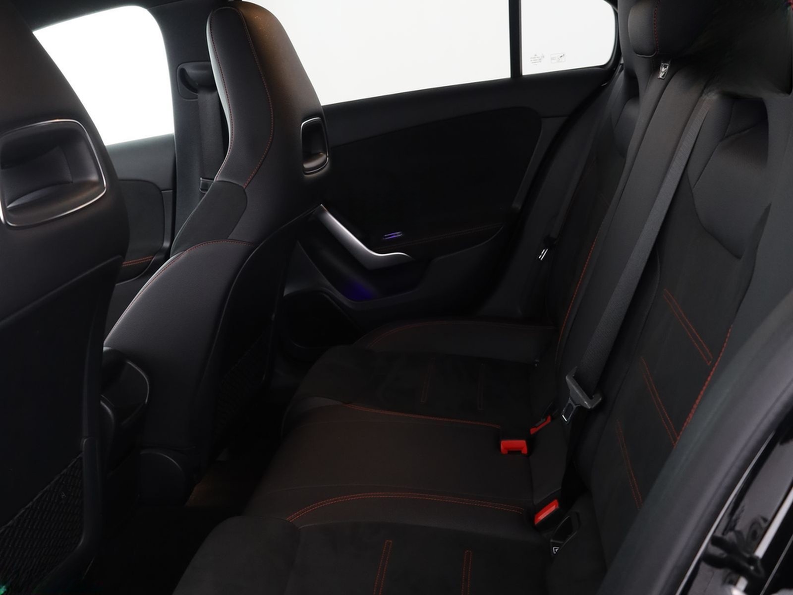 Mercedes-Benz A 250 AMG NIGHT MULTIBEAM,DISTRO,KAMERA,CARPLAY foto 11