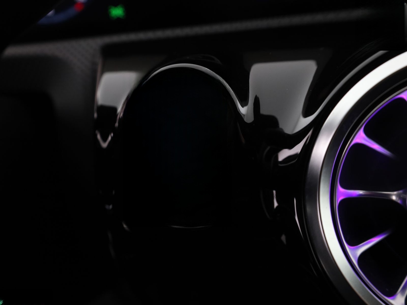 Mercedes-Benz A 250 AMG NIGHT MULTIBEAM,DISTRO,KAMERA,CARPLAY foto 16
