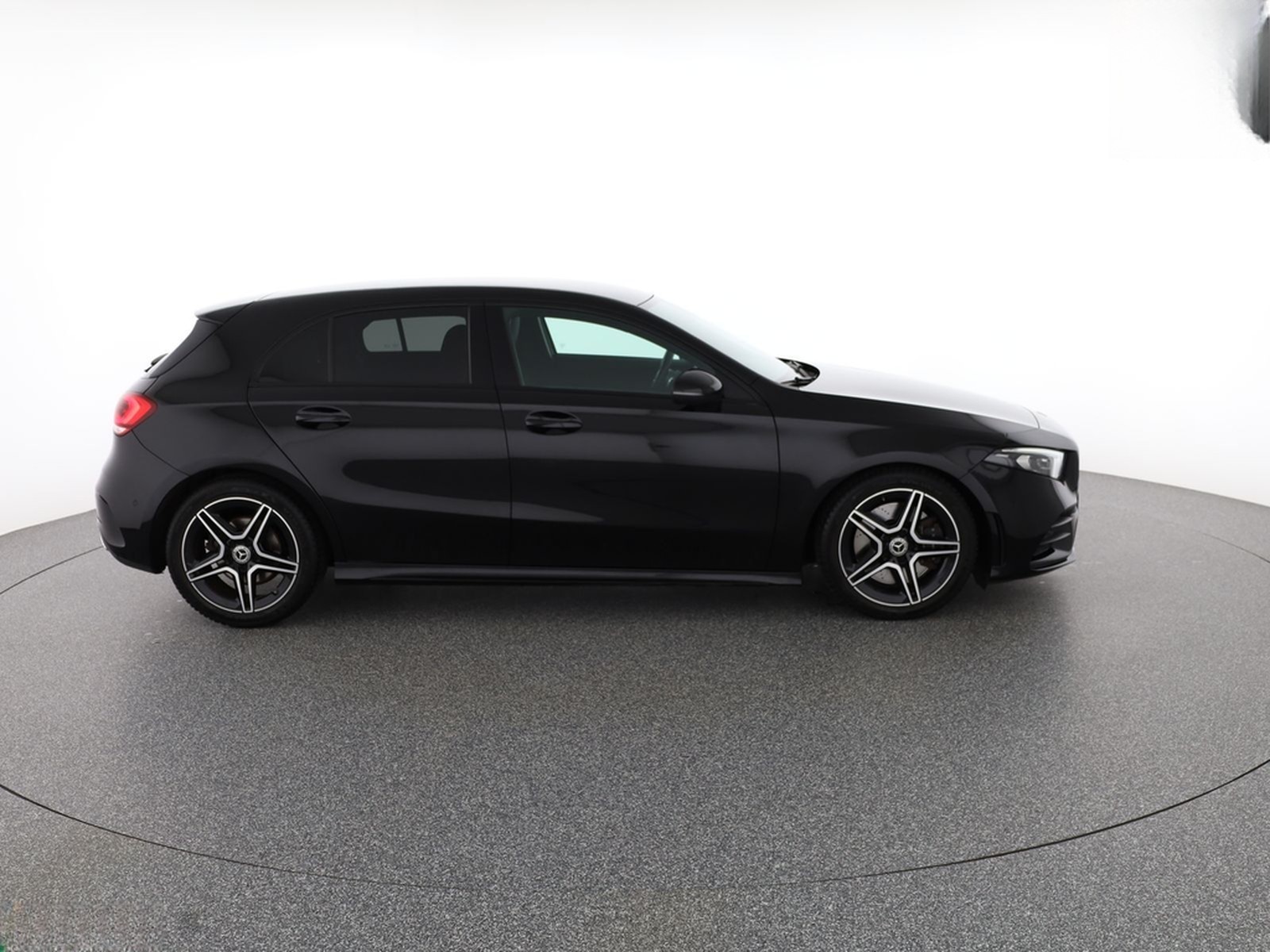 Mercedes-Benz A 250 AMG NIGHT MULTIBEAM,DISTRO,KAMERA,CARPLAY foto 6