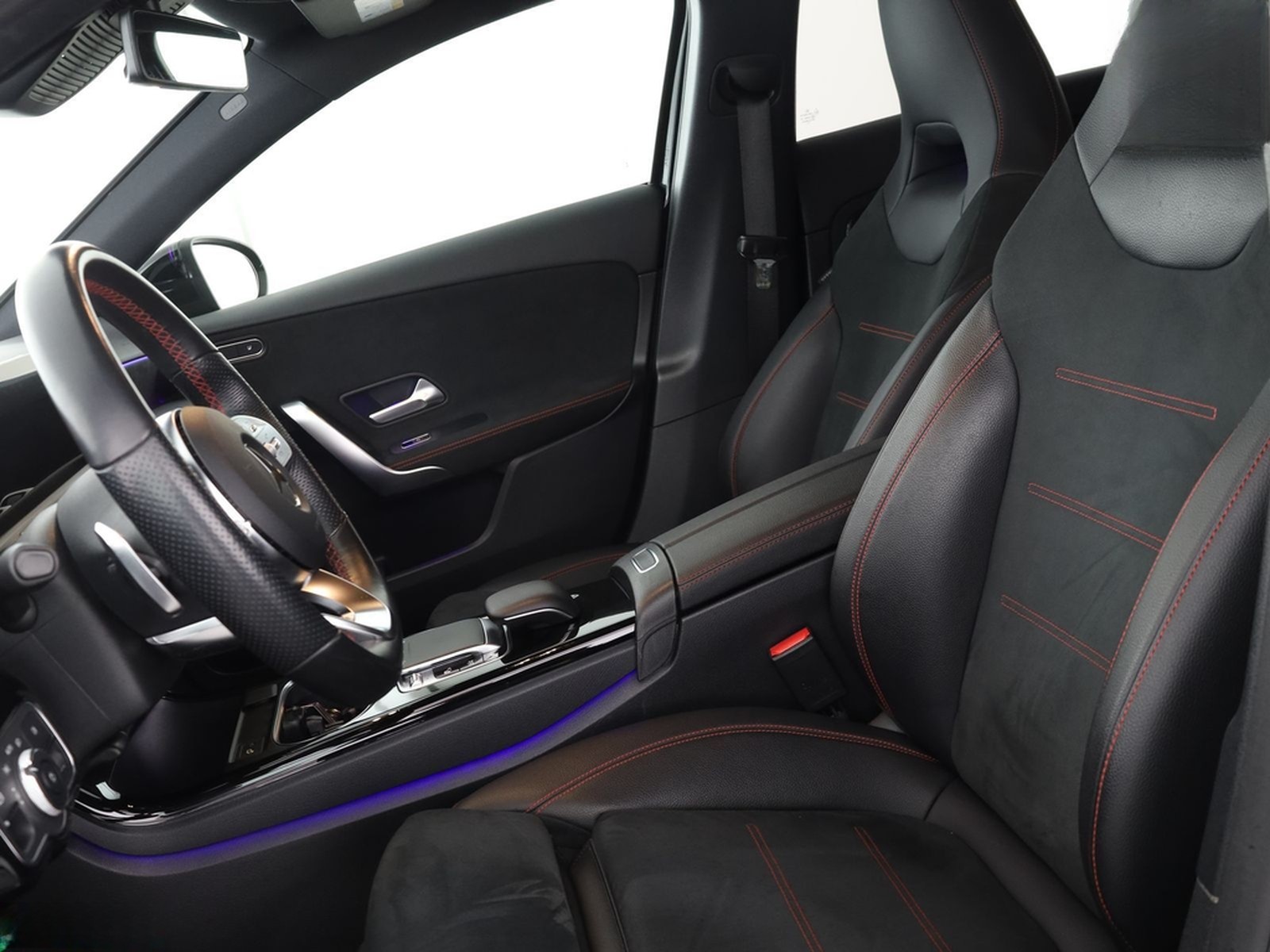 Mercedes-Benz A 250 AMG NIGHT MULTIBEAM,DISTRO,KAMERA,CARPLAY foto 10