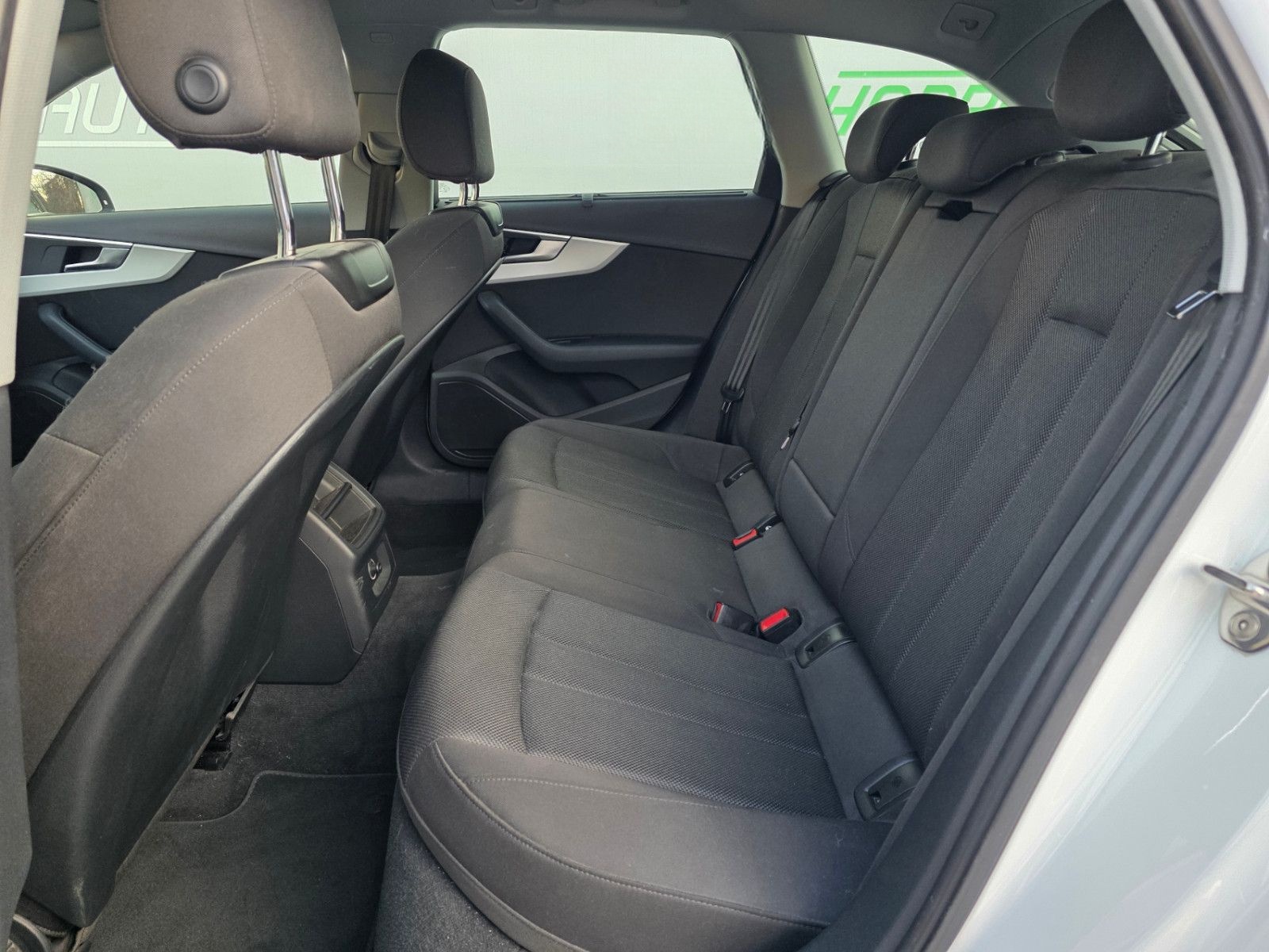 Audi A4 Avant 40 TDI quattro Virtual, STHZ, R-Kam,AHK foto 10